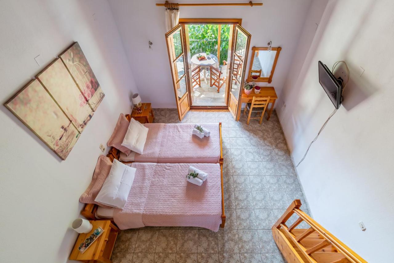 Smaragdi Rooms And Studios Skopelos Exterior foto