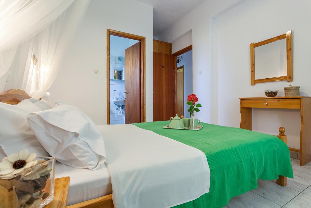 Smaragdi Rooms And Studios Skopelos Exterior foto