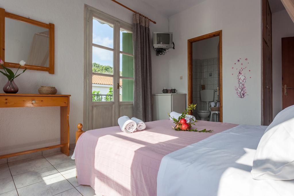 Smaragdi Rooms And Studios Skopelos Exterior foto